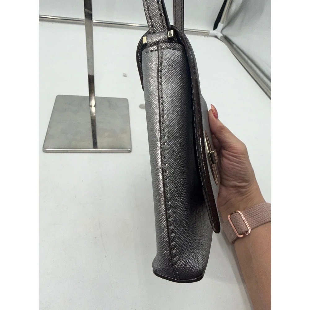 Kate Spade Metallic Gray Crossbody Bag with Turn-Lock Closure. Pre Loved